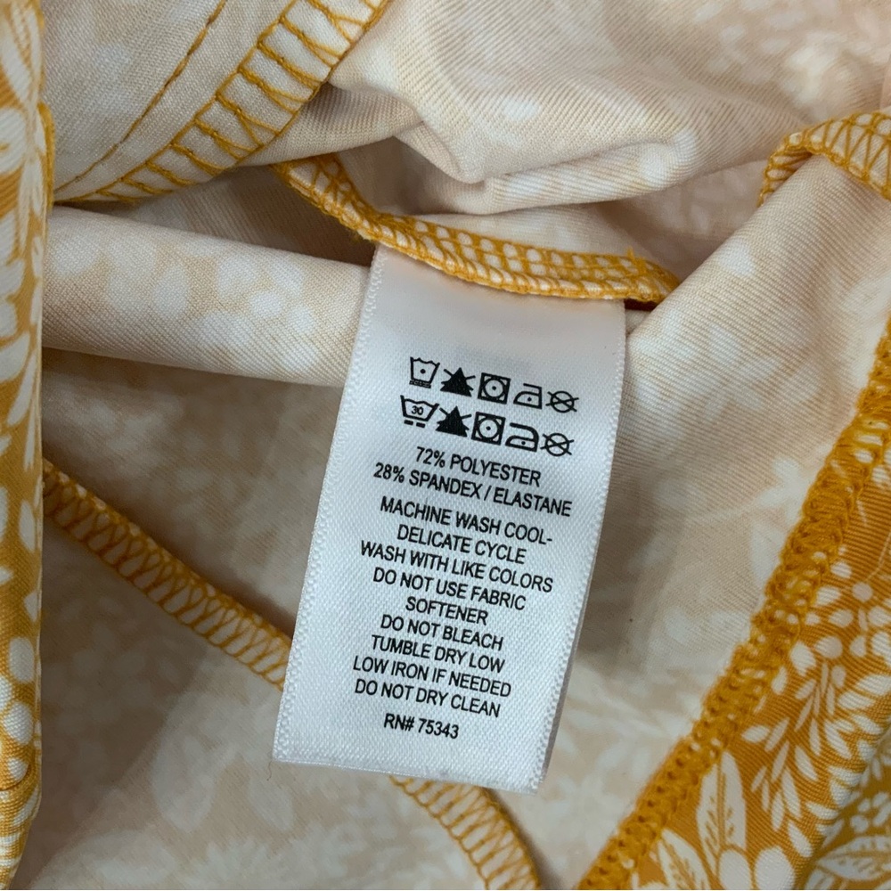 Laura Ashley Women’s XS UPF 50 Yellow Floral Slim 1/2 Zip Pullover Jacket Top - Picture 8 of 13